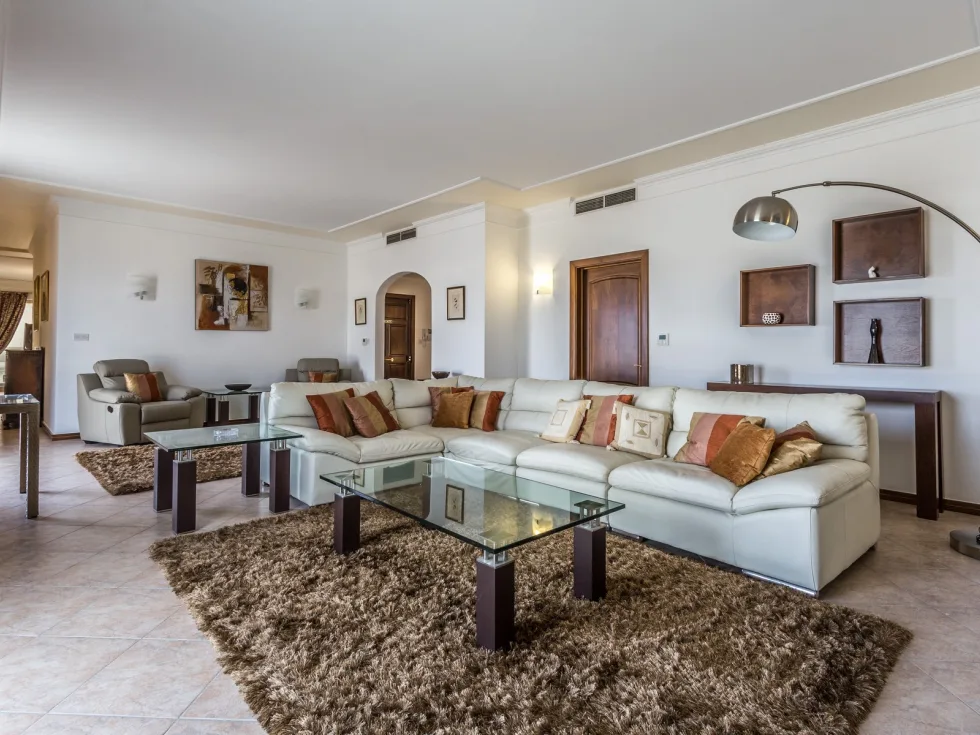 4 bed Penthouse For Rent in Sliema, Sliema - thumb 2