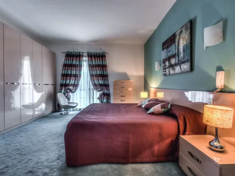 4 bed Apartment For Rent in Sliema, Sliema - thumb 8