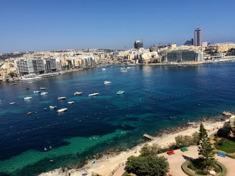 4 bed Apartment For Rent in Sliema, Sliema - thumb 8
