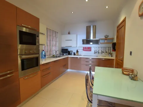 4 bed Apartment For Rent in Sliema, Sliema - thumb 2