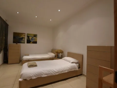 4 bed Apartment For Rent in Sliema, Sliema - thumb 3