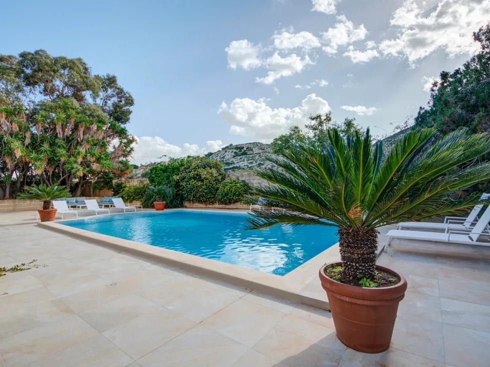 4 bed Villa For Sale in Bahar ic-Caghaq, Bahar ic-Caghaq - thumb 1