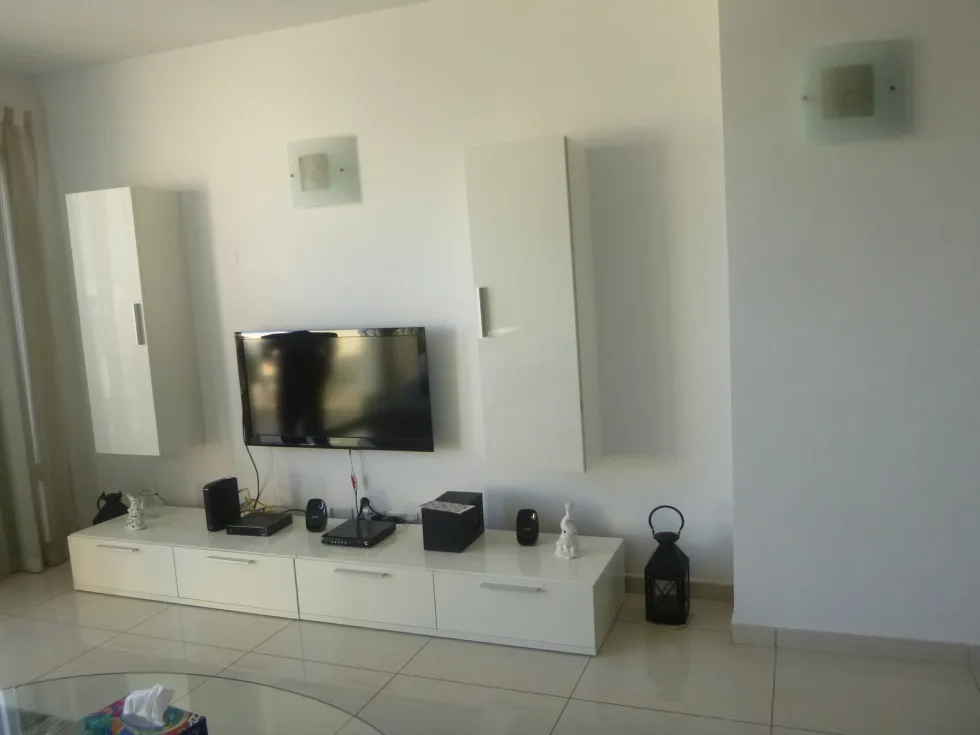 2 bed Penthouse For Rent in St Julian's, St Julian's - thumb 2