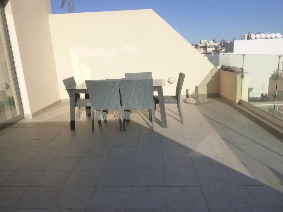 2 bed Penthouse For Rent in St Julian's, St Julian's - thumb 3