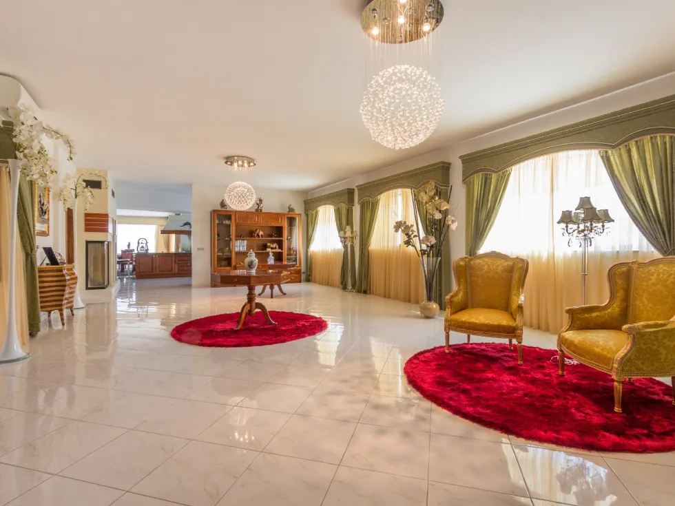 7 bed Villa For Rent in Mellieha, Mellieha - thumb 8