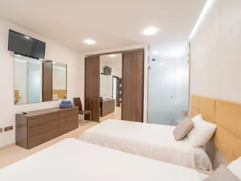 2 bed Apartment For Rent in Sliema, Sliema - thumb 14