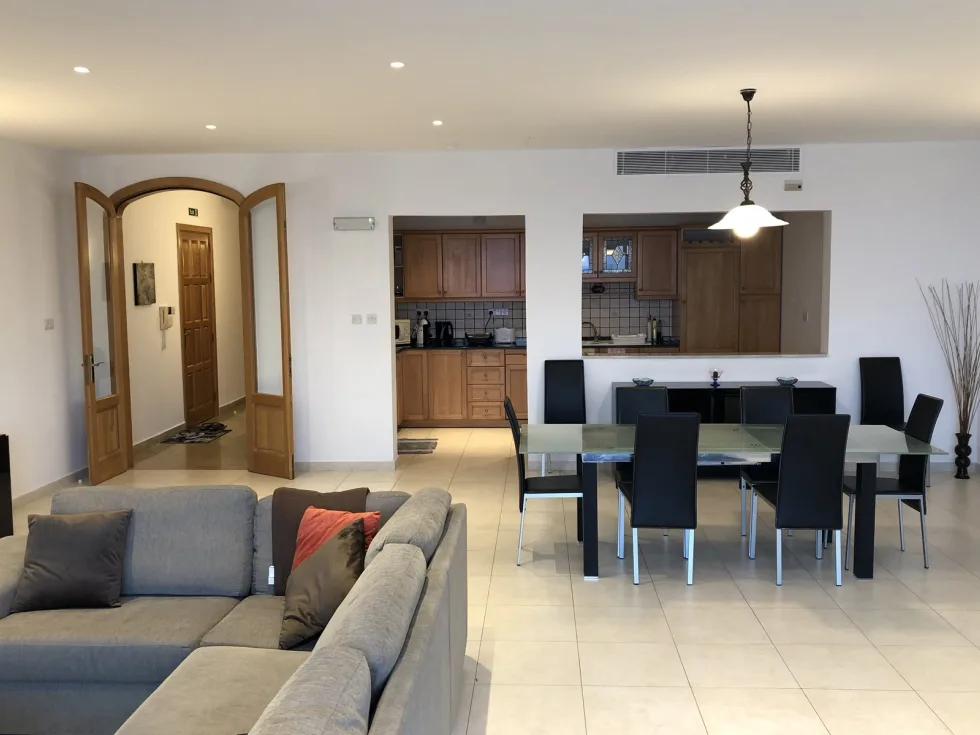 3 bed Apartment For Rent in Sliema, Sliema - thumb 4