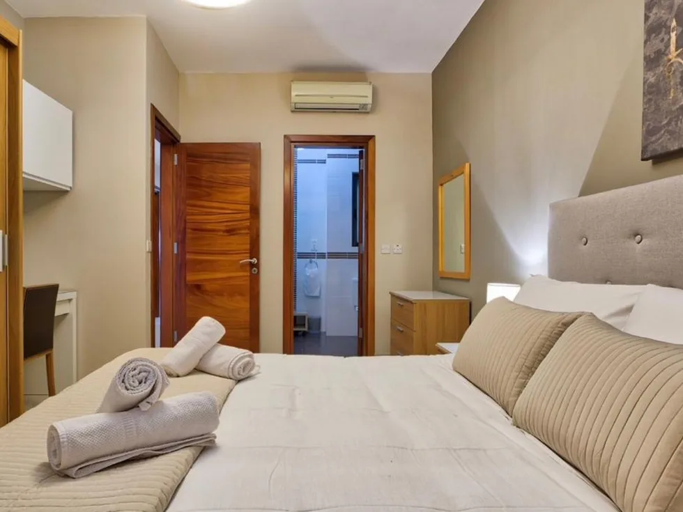 3 bed Apartment For Rent in Sliema, Sliema - thumb 12