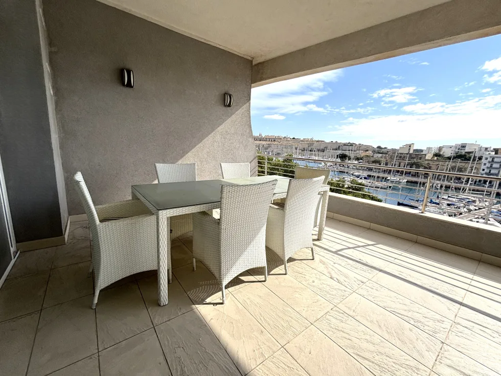 3 bed Apartment For Rent in Ta' Xbiex, Ta' Xbiex - thumb 3