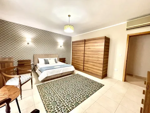 5 bed Apartment For Rent in Sliema, Sliema - thumb 9