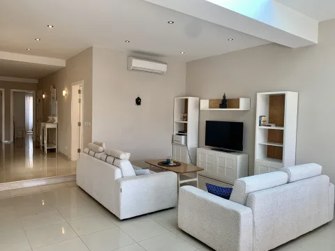 3 bed Apartment For Rent in St Julian's, St Julian's - thumb 4