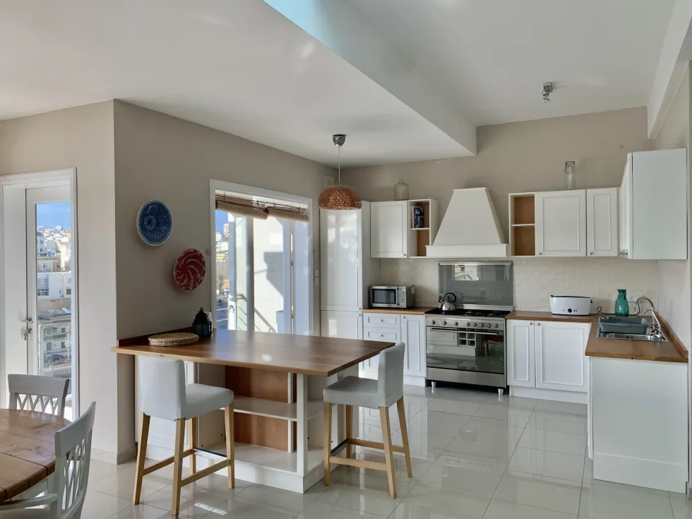 3 bed Apartment For Rent in St Julian's, St Julian's - thumb 6
