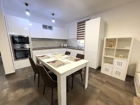2 bed Apartment For Rent in Ta' Xbiex, Ta' Xbiex - thumb 2