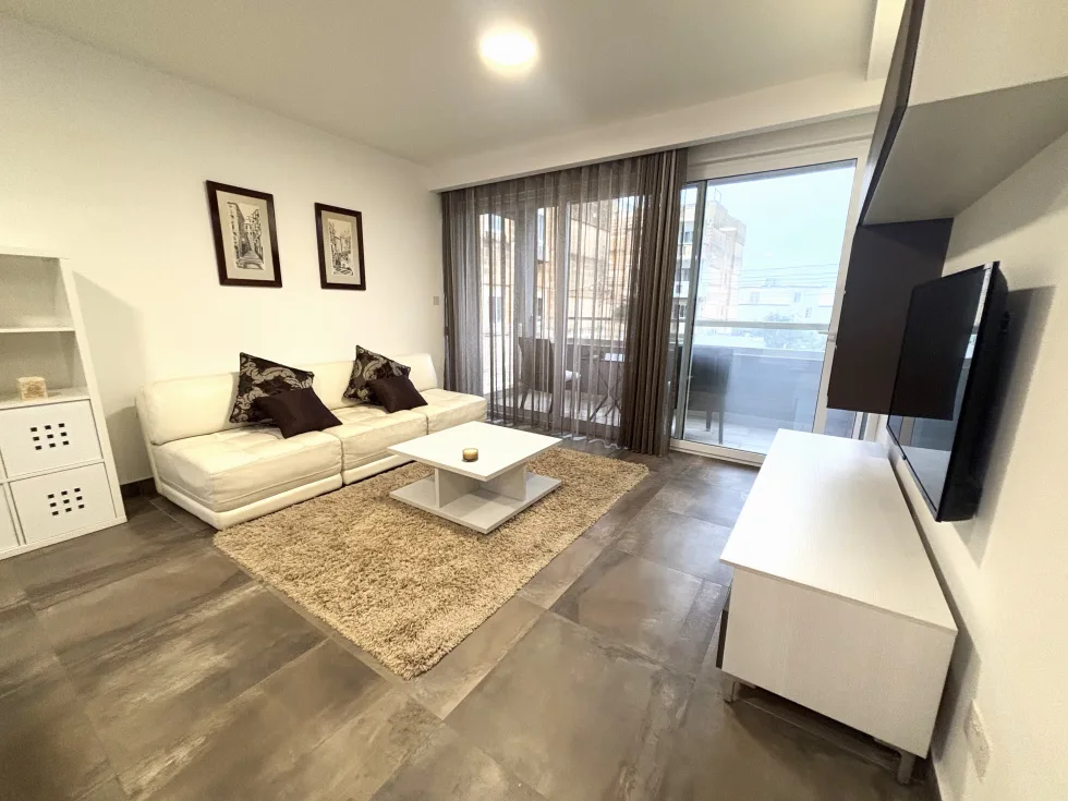 2 bed Apartment For Rent in Ta' Xbiex, Ta' Xbiex - thumb 3