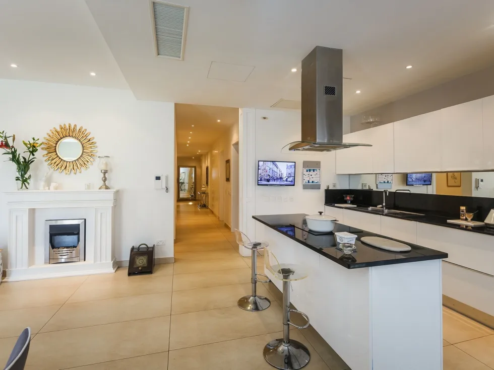 3 bed Apartment For Rent in Sliema, Sliema - thumb 12