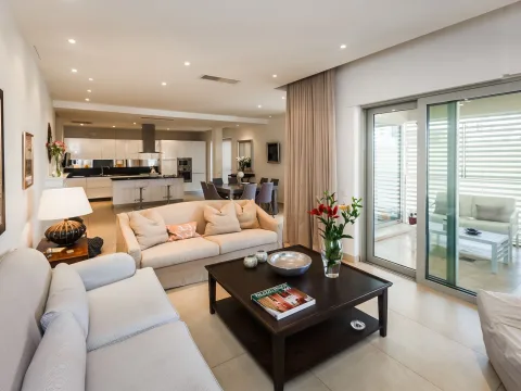 3 bed Apartment For Rent in Sliema, Sliema - thumb 6