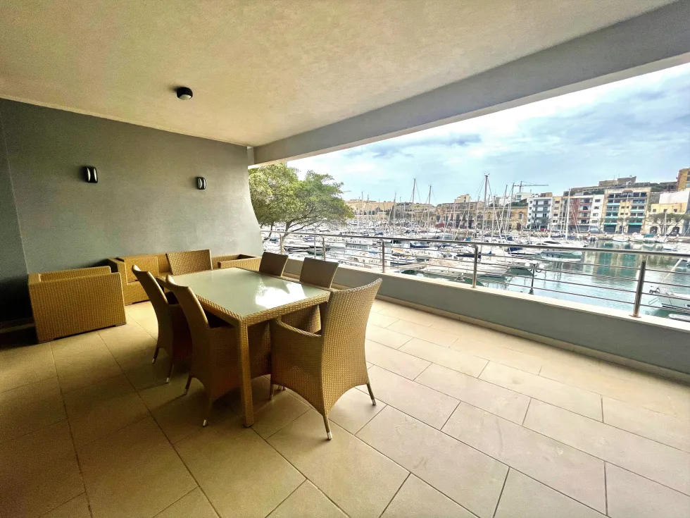 3 bed Apartment For Rent in Ta' Xbiex, Ta' Xbiex - thumb 1