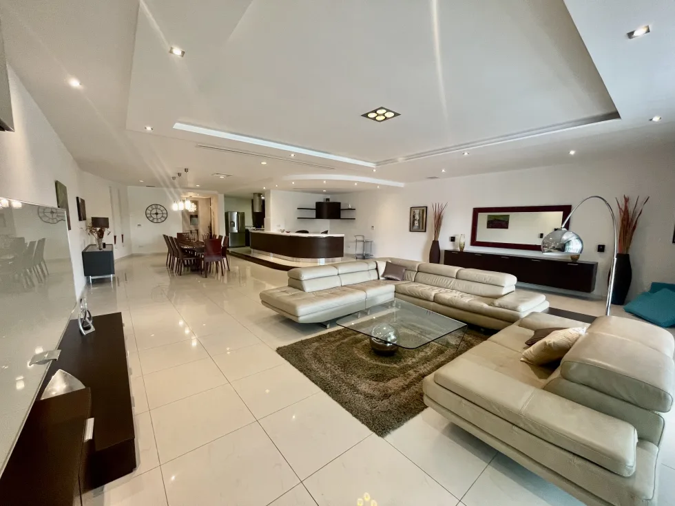 3 bed Apartment For Rent in Ta' Xbiex, Ta' Xbiex - thumb 2