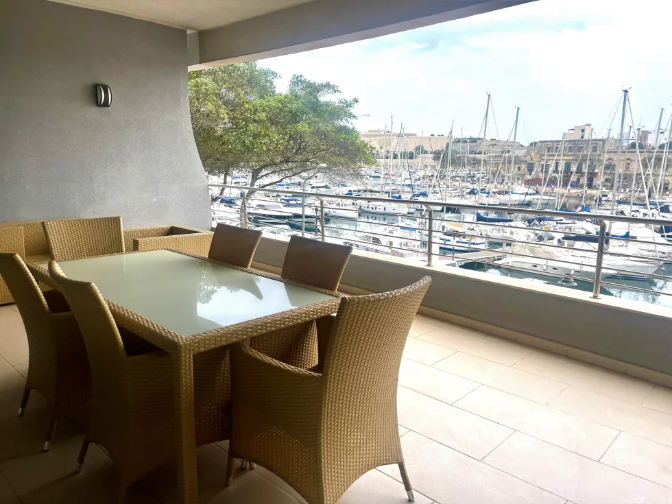 3 bed Apartment For Rent in Ta' Xbiex, Ta' Xbiex - thumb 8