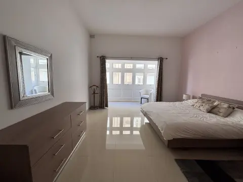2 bed Apartment For Rent in Sliema, Sliema - thumb 4