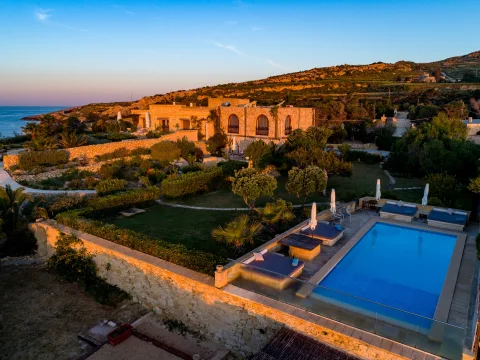 6 bed Villa For Rent in Qala, Qala - thumb 10