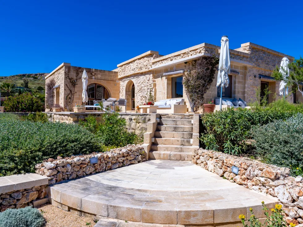 6 bed Villa For Rent in Qala, Qala - thumb 11