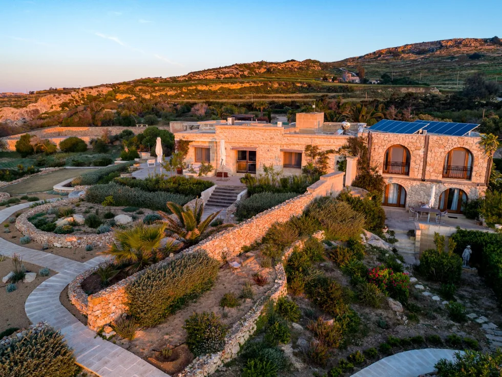 6 bed Villa For Rent in Qala, Qala - thumb 8