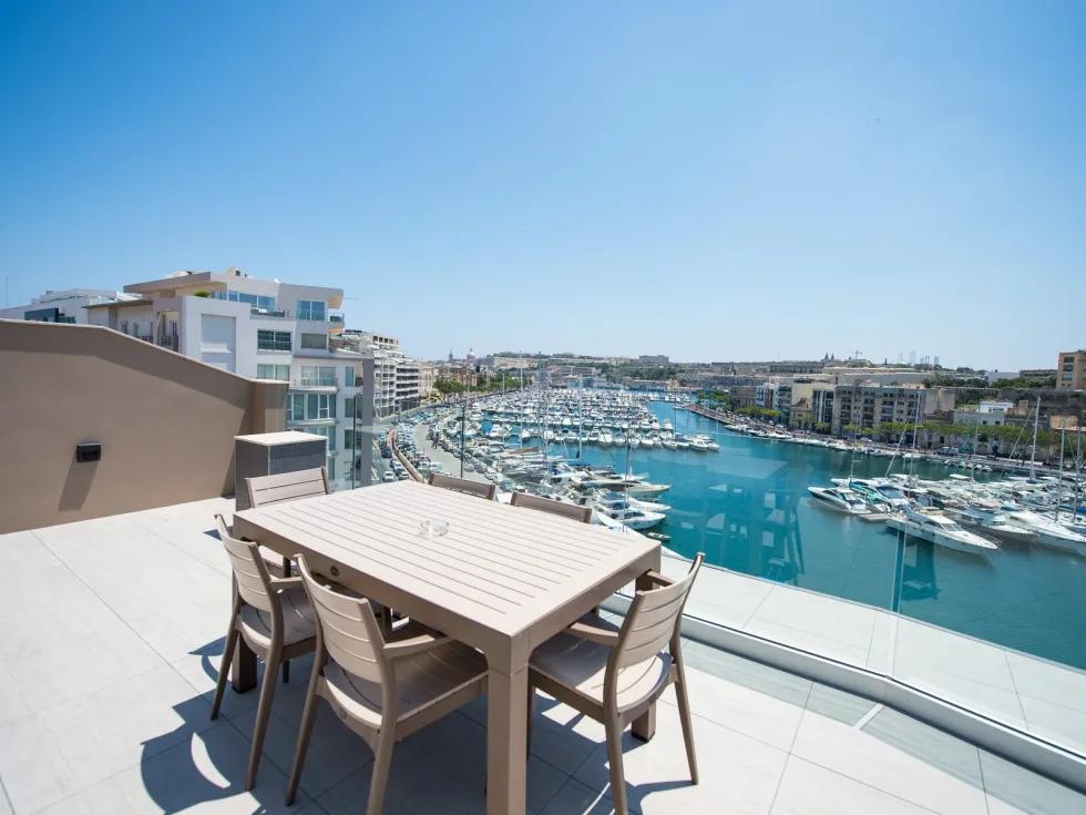 2 bed Penthouse For Rent in Ta' Xbiex, Ta' Xbiex - thumb 1