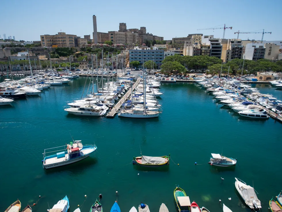 2 bed Penthouse For Rent in Ta' Xbiex, Ta' Xbiex - thumb 3