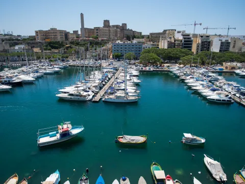 2 bed Penthouse For Rent in Ta' Xbiex, Ta' Xbiex - thumb 3