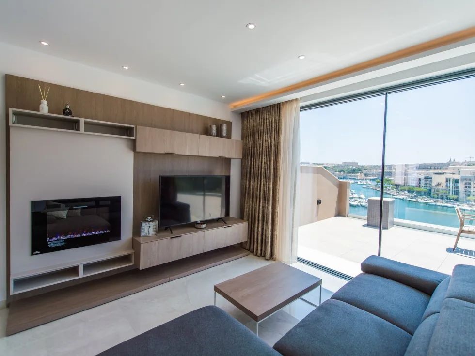 2 bed Penthouse For Rent in Ta' Xbiex, Ta' Xbiex - thumb 4