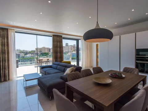 2 bed Penthouse For Rent in Ta' Xbiex, Ta' Xbiex - thumb 5