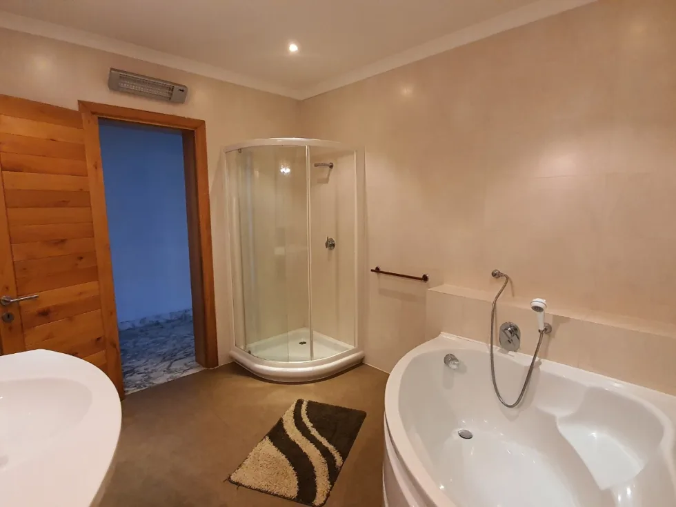 3 bed Apartment For Rent in Sliema, Sliema - thumb 8