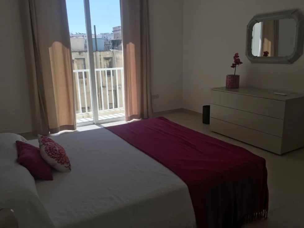 2 bed Apartment For Rent in Sliema, Sliema - thumb 5