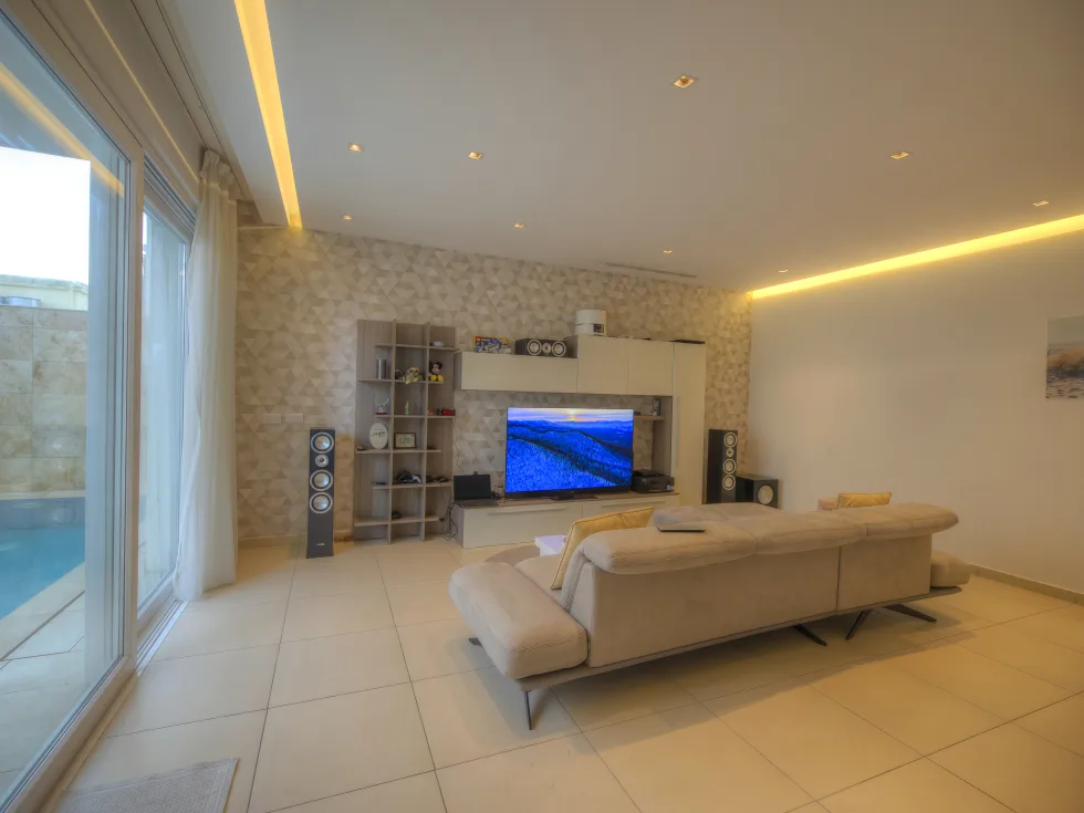 4 bed Villa For Rent in Ibragg, Ibragg - thumb 1