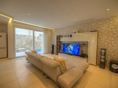 4 bed Villa For Rent in Ibragg, Ibragg - thumb 3