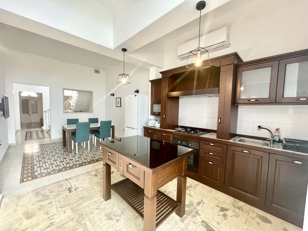 2 bed Town House For Rent in Sliema, Sliema - thumb 7