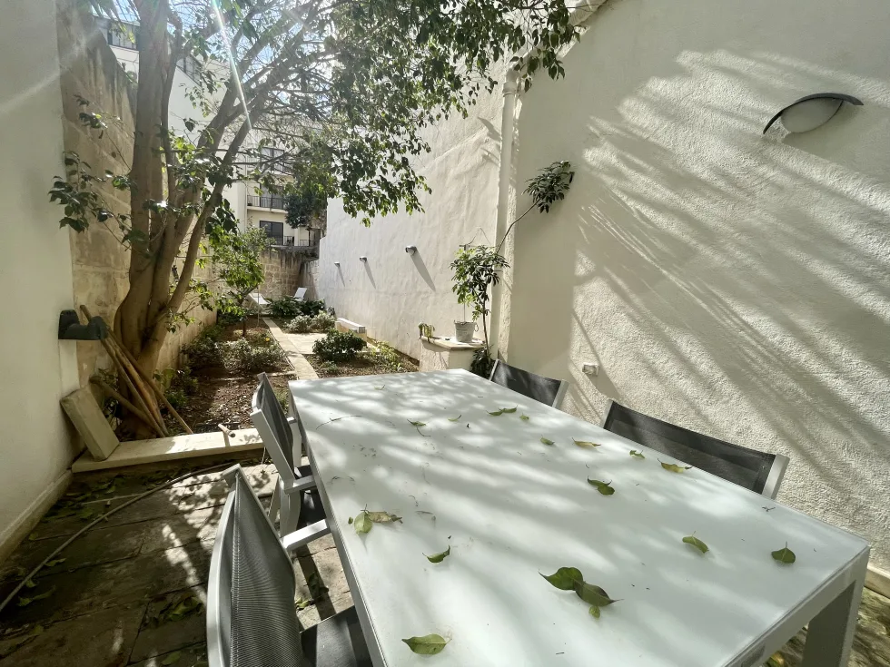 2 bed Town House For Rent in Sliema, Sliema - thumb 9