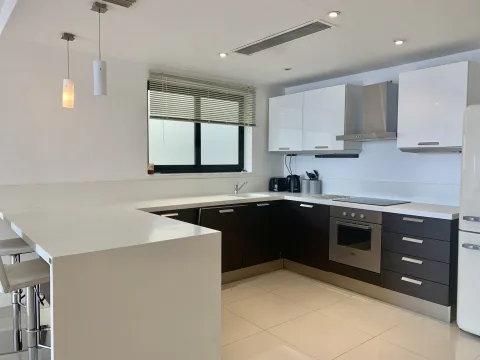 2 bed Penthouse For Rent in Sliema, Sliema - thumb 10