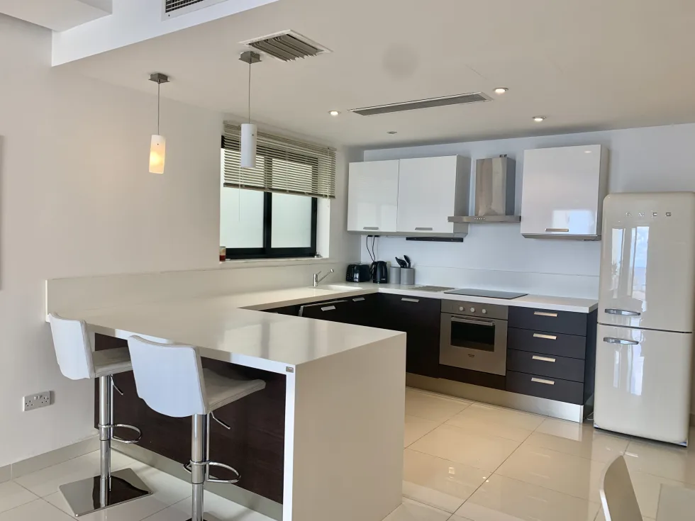 2 bed Penthouse For Rent in Sliema, Sliema - thumb 8