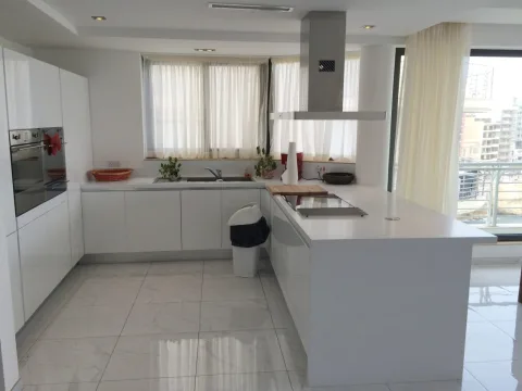 3 bed Apartment For Rent in Sliema, Sliema - thumb 7
