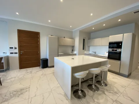 3 bed Apartment For Rent in Sliema, Sliema - thumb 4