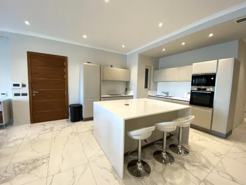 3 bed Apartment For Rent in Sliema, Sliema - thumb 3