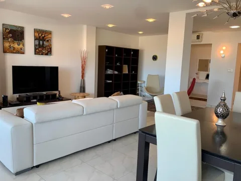 3 bed Apartment For Rent in St Julian's, St Julian's - thumb 3