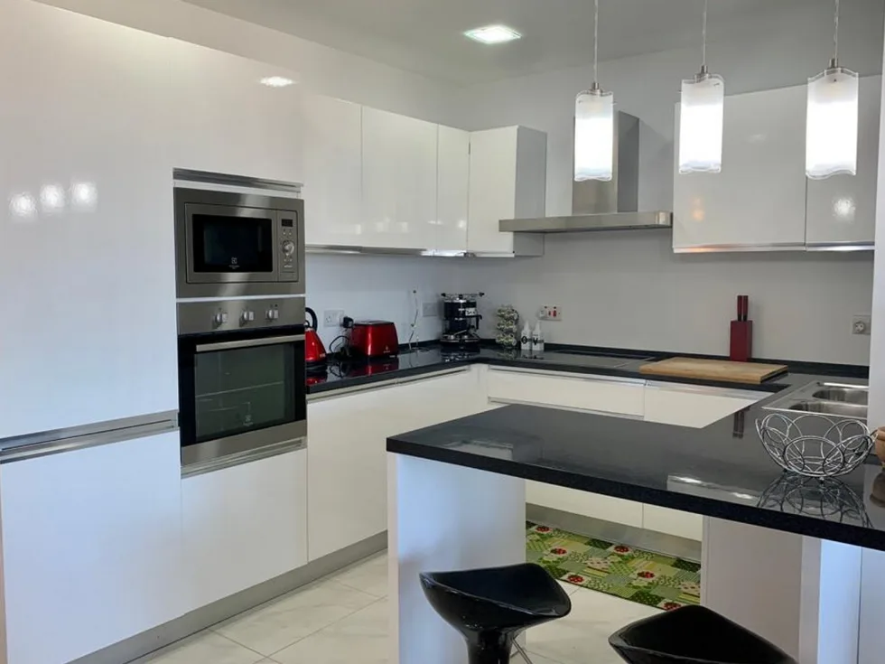 3 bed Apartment For Rent in St Julian's, St Julian's - thumb 4