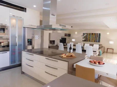 3 bed Apartment For Rent in Sliema, Sliema - thumb 9