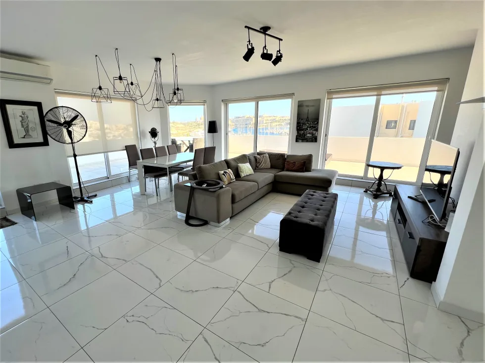 3 bed Penthouse For Rent in Gzira, Gzira - thumb 2