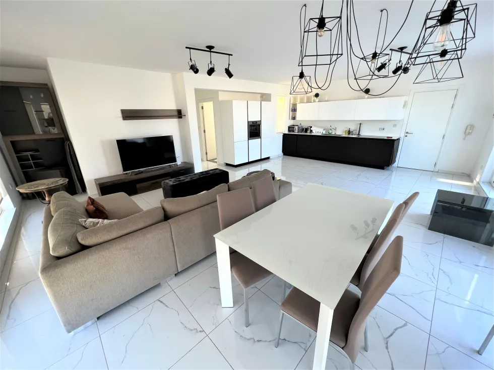 3 bed Penthouse For Rent in Gzira, Gzira - thumb 4