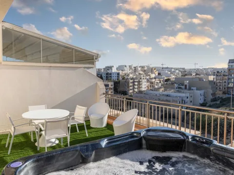 2 bed Penthouse For Rent in St Julian's, St Julian's - thumb 2