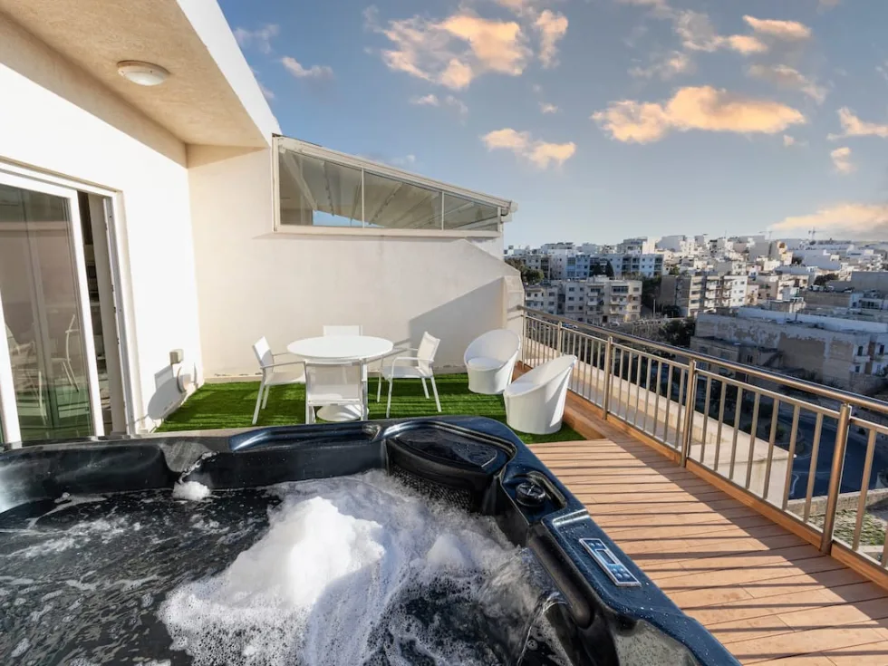 2 bed Penthouse For Rent in St Julian's, St Julian's - thumb 3